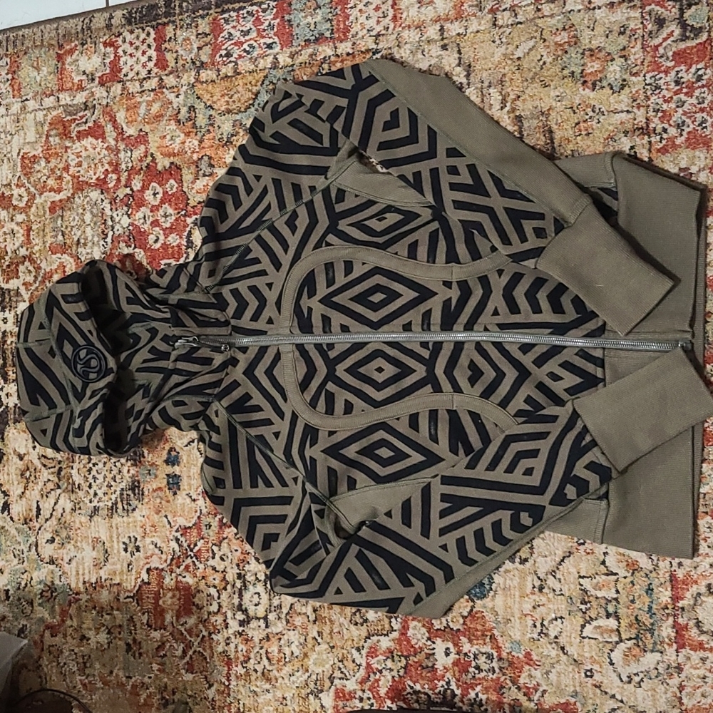 LULULEMON JACKET